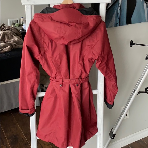 One Tooth Raincoat - Picture 6 of 8